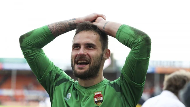 Goalkeeper Thomas Didillon-Hödl sends Willem II to Eredivisie with decisive penalty