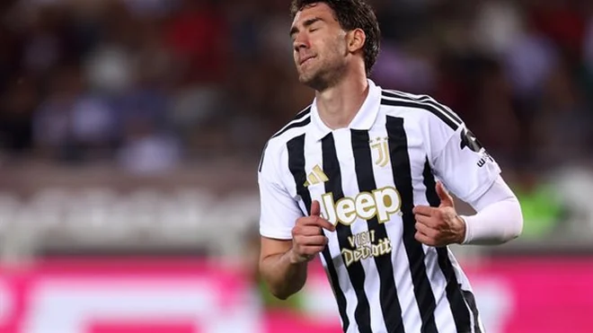 Juventus prepares for new contract talks with Dusan Vlahovic
