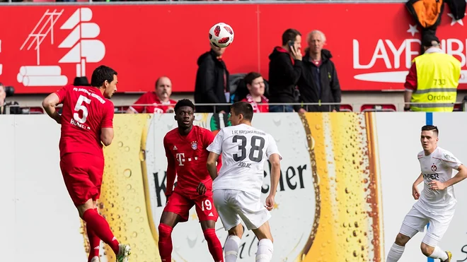 Alphonso Davies ruled out of Canada's World Cup opener