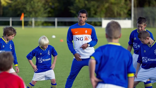 Giovanni van Bronckhorst regresa como técnico del Feyenoord
