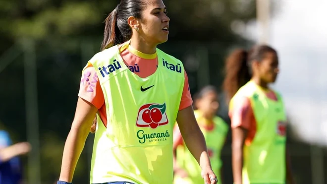 Antônia celebra su regreso a la Selección Brasileña y ve la competencia como algo positivo
