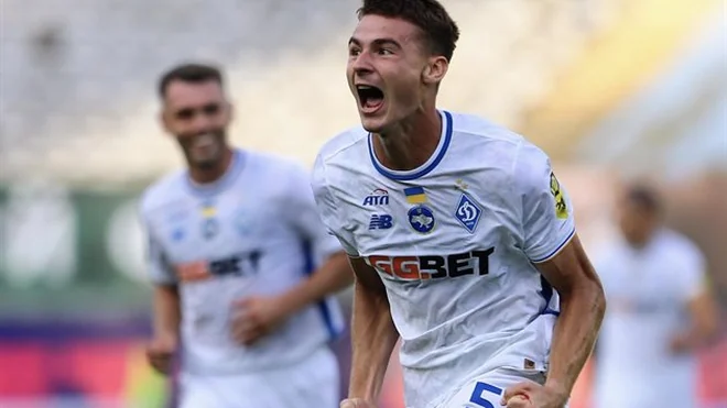 FC Kharkiv sign Dynamo midfielder Oleksandr Yatsyk