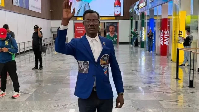 Famous 'statue' fan arrives at World Cup to support DR Congo