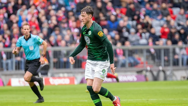 Wout Weghorst firma con el Twente