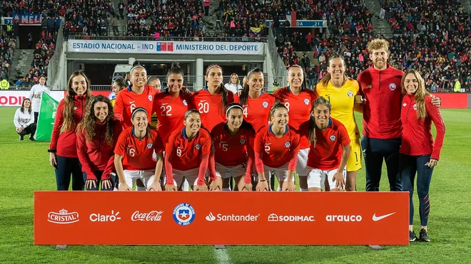Néstor Lorenzo bromeó sobre el gol anulado a Dávinson Sánchez