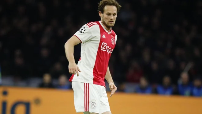 Daley Blind returns to Ajax on a one-year deal