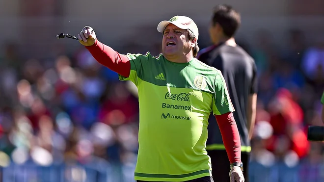 Miguel Herrera pide paciencia con Rafa Márquez: “Ojalá se vaya después del 2030”