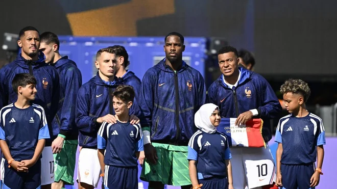 French government denounces Mariano Rajoy's 'racist' comments about Les Bleus