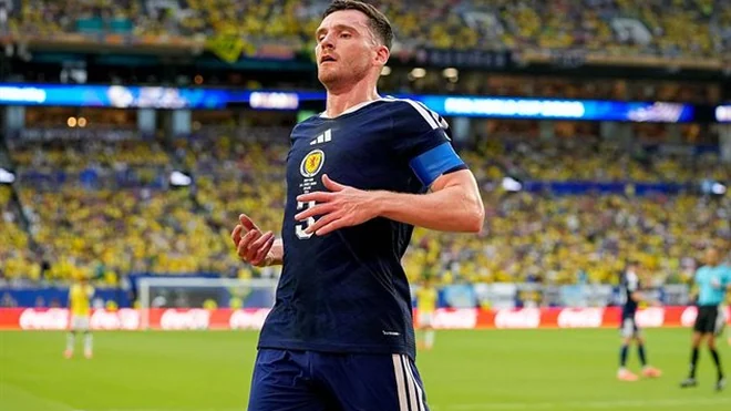Official: Andrew Robertson joins Tottenham