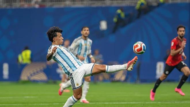 Lisandro Martínez envía un mensaje emocional a los aficionados tras la derrota de Argentina