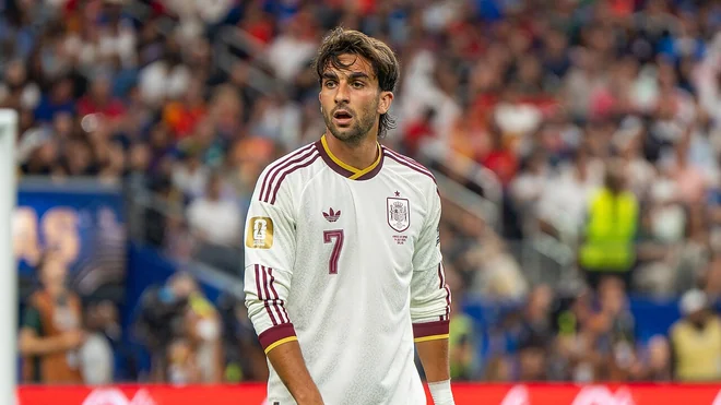 Ferran Torres mural vandalised in Barcelona amid political tensions