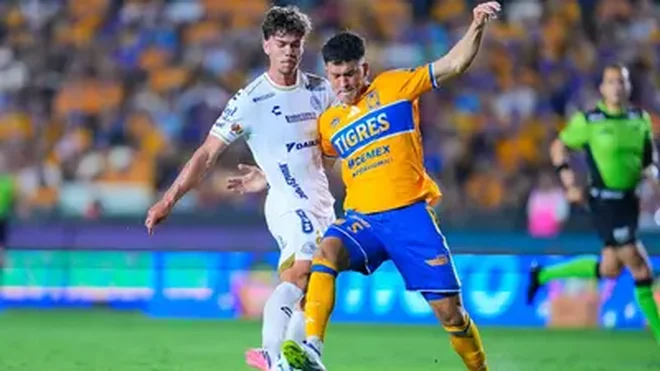 Juan Brunetta sale entre abucheos en un tenso debut de Tigres