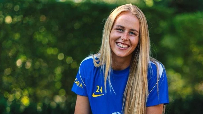 Hannah Hampton signs new two-year deal with Chelsea