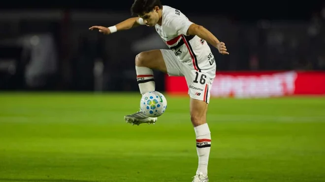 Bobadilla regresa a los entrenamientos con São Paulo