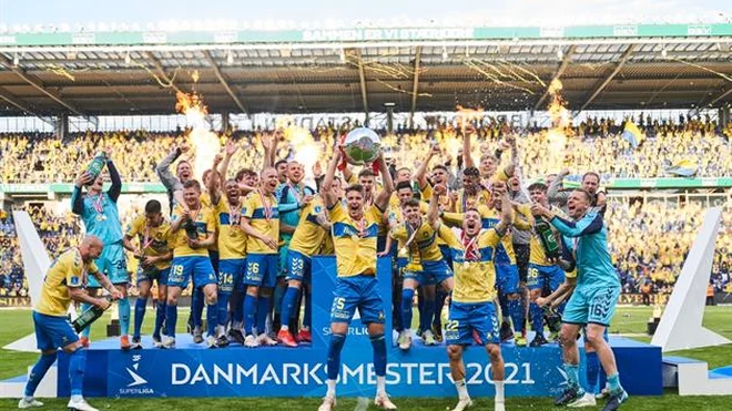 Сенсаційні чемпіони: як минулий сезон перевернув футбольну Європу