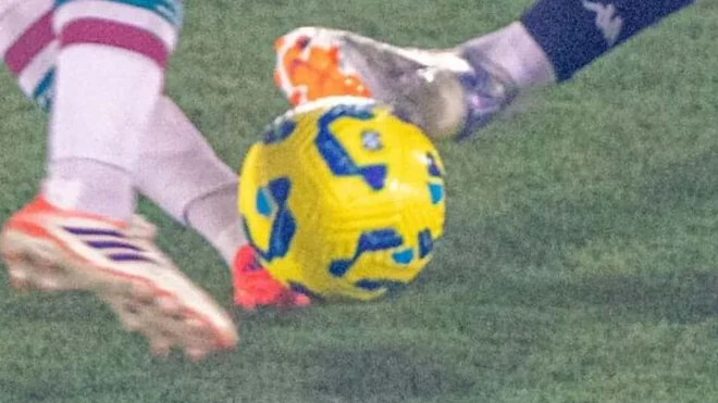 ¿Quién fue el primer jugador ecuatoriano en jugar en Brasil?