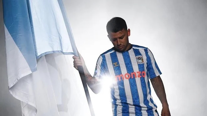 El Coventry City oficializa el regreso de Gustavo Hamer