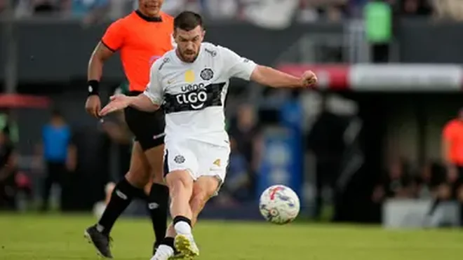 ¡Una millonada! Camiseta de Tim Payne con Olimpia desata batalla de miles de dólares