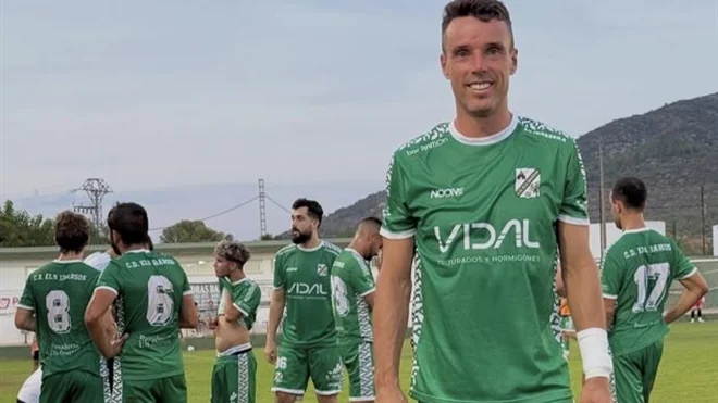 Former tennis star Roberto Bautista Agut makes football debut