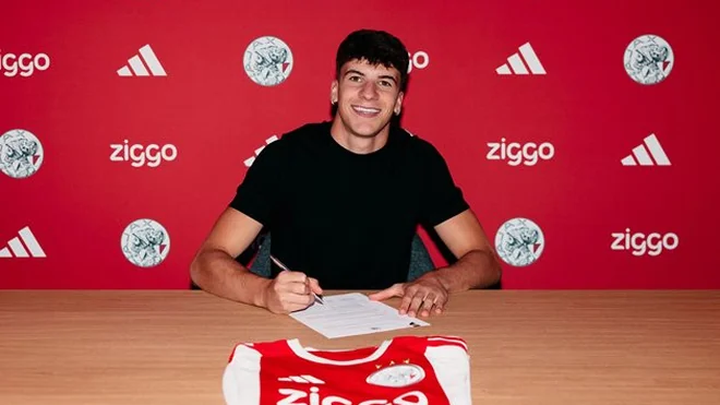 Jofre Torrents joins Ajax from Barcelona