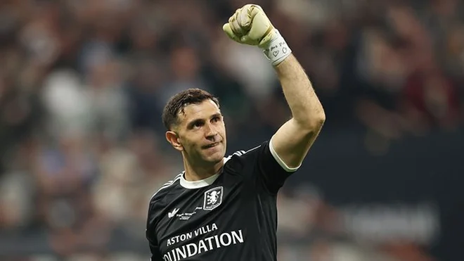 Tottenham Hotspur considering move for Aston Villa's Emi Martinez