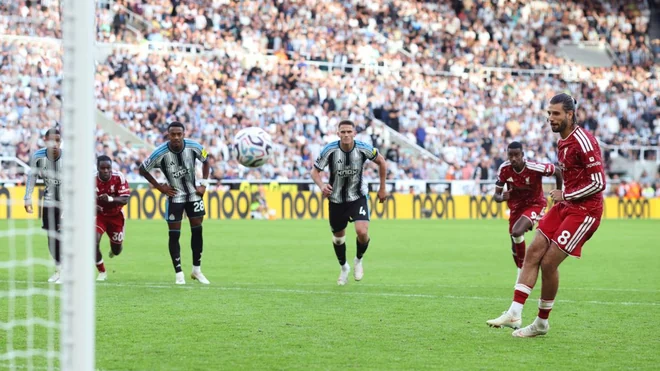Liverpool snatch late draw against Newcastle in Iraola's debut