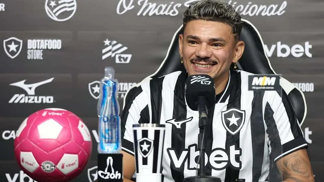Tiquinho Soares es registrado y ya puede jugar para Botafogo