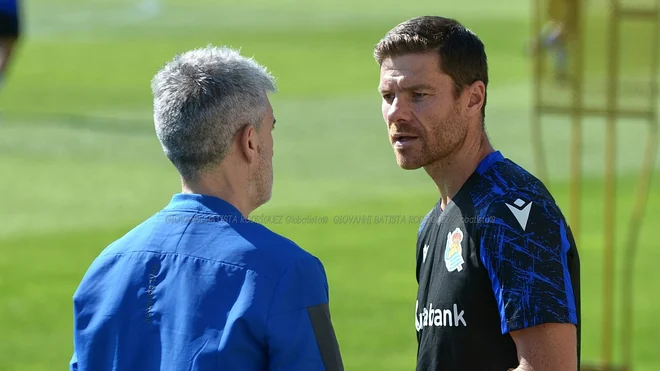 Xabi Alonso elogia la 'gran influencia' de Danny Welbeck antes del reencuentro con el Brighton