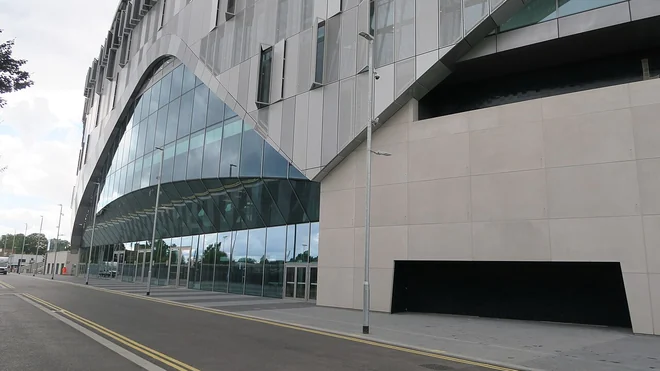 Why does Tottenham Hotspur still not have a stadium sponsor?