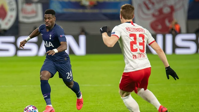 Serge Aurier se unirá a un club de la séptima división francesa