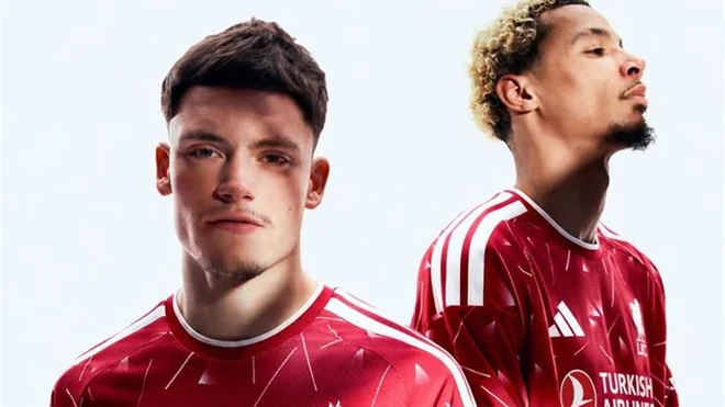 Liverpool sign record-breaking 348m euro sponsorship deal