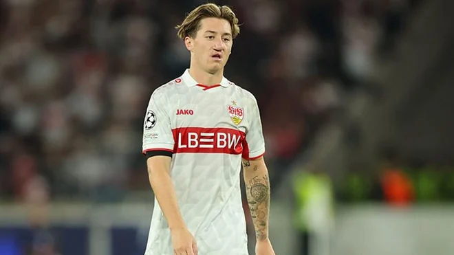 Arsenal y Barcelona muestran interés en Angelo Stiller