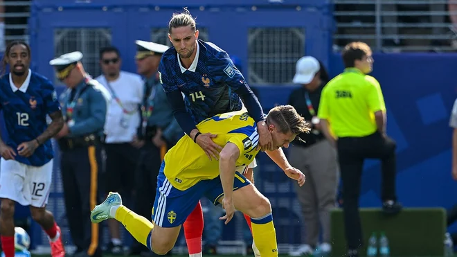 Graham Potter defends Viktor Gyokeres amid Arsenal struggles
