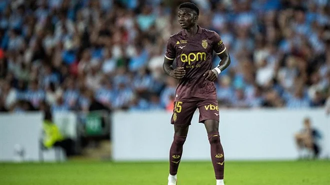 Liverpool planea el fichaje de Camara en invierno