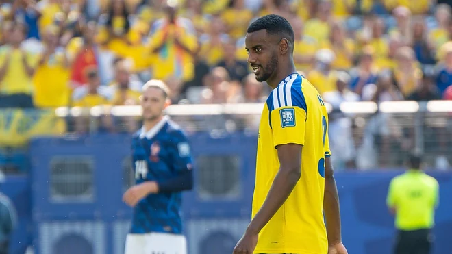 ‘An easy decision’ - Alexander Isak on his Liverpool move