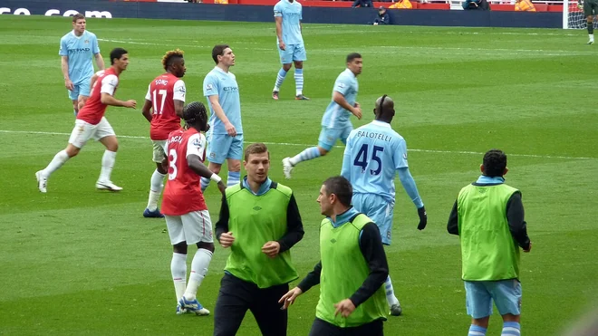 Ex-Man Utd star Louis Saha names Man City as Premier League title favourites