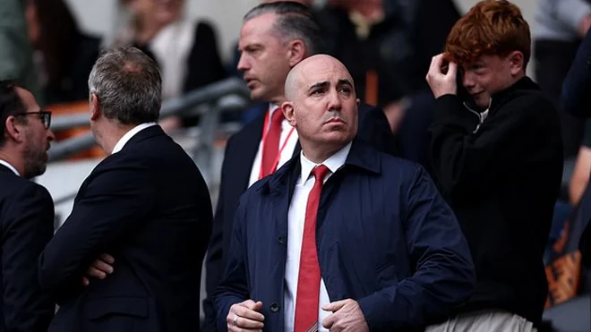 Manchester United continues work on new 100,000-seat stadium project