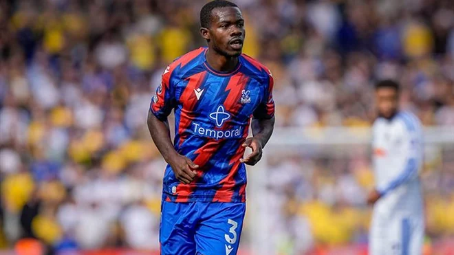 El Manchester United lidera la carrera por Tyrick Mitchell