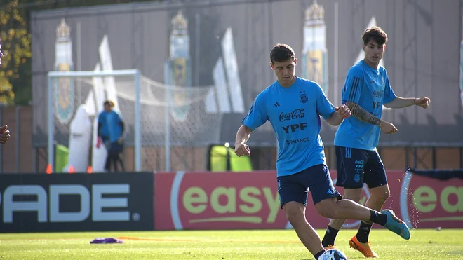 Roma winger Matias Soule rejoins Argentina squad after birth of first child