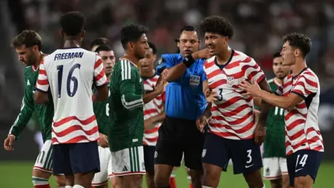 Mexico trails USA at halftime in Arizona