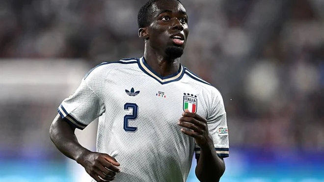 El Liverpool sitúa a Kayode como prioridad para la defensa