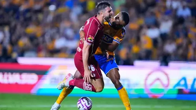 Guillermo Martínez scores his first goal for Tigres