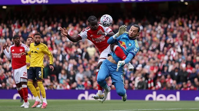 Arsenal secure comeback win over Leeds United