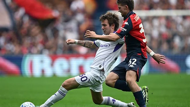 Genoa derrota a la Fiorentina en un duelo de la Serie A