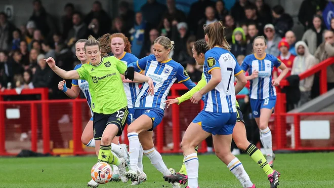 Fran Kirby admite estrés tras la salida de Dario Vidosic del Brighton