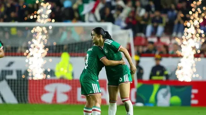 Scarlett Camberos explains why she chose Mexico over the US