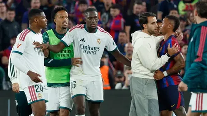 Barcelona confirm seven-week injury layoff for Xavi Espart