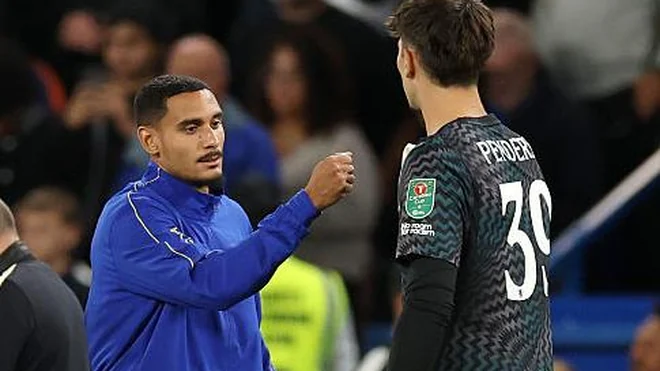 Maxence Lacroix backs Mike Penders after Tottenham mistake