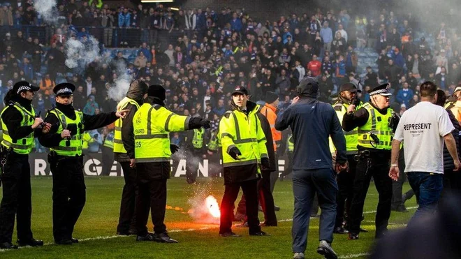 Celtic y Rangers esperan el fallo sobre el cierre de estadios